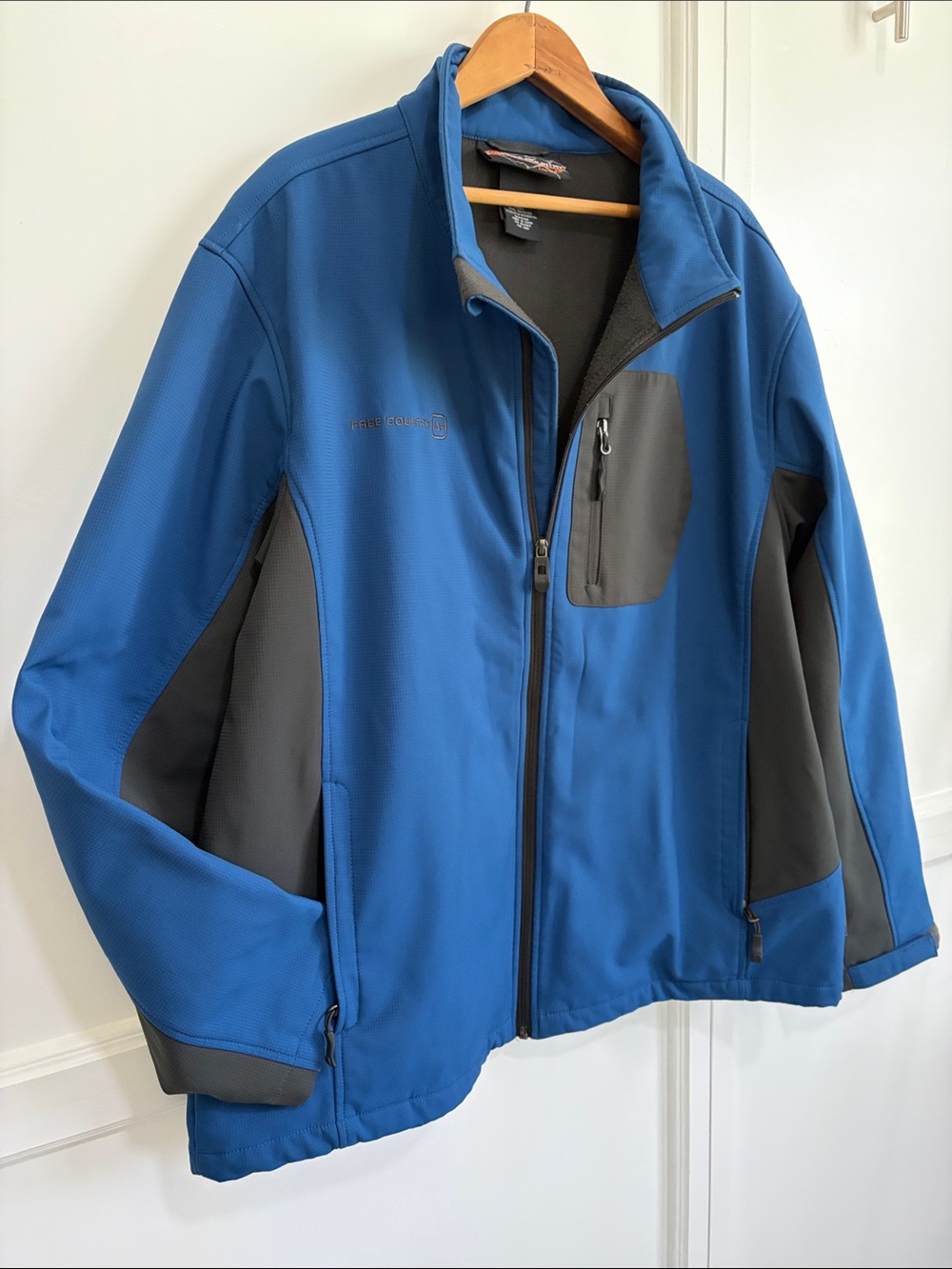Free Country Blue Softshell Jacket with Gray Accents Men’s XL